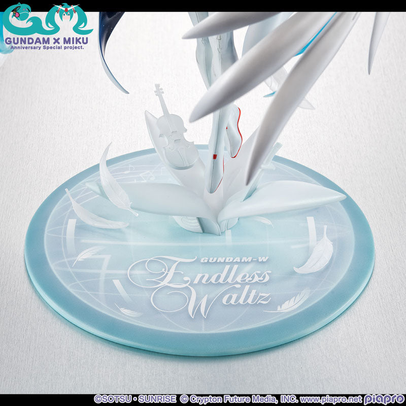 [Pre-Order] Hatsune Miku ✦ Lucrea Mobile Suit Gundam 45th Anniversary x Hatsune Miku Hatsune Miku x Wing Gundam Zero EW